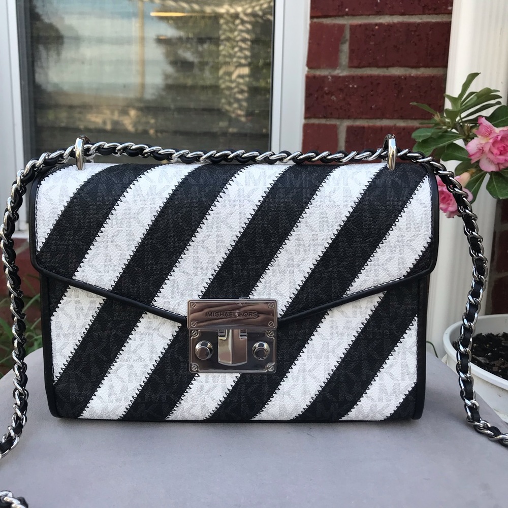 Nwt! MICHAEL KORS PURSE